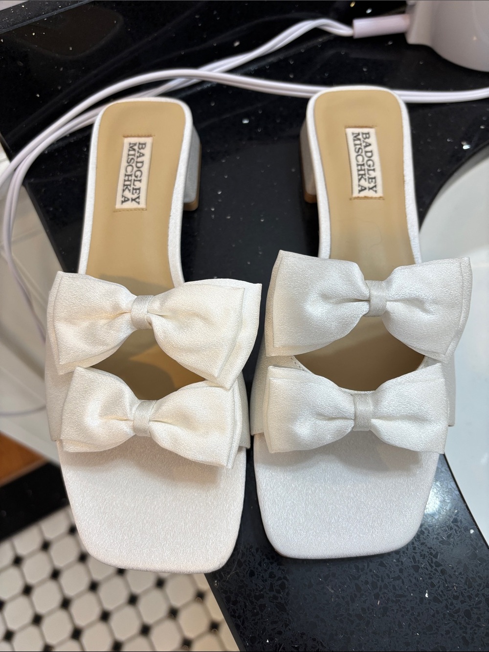 NWOT Badgley Mischka White Satin Double-Bow Block Heel Mules